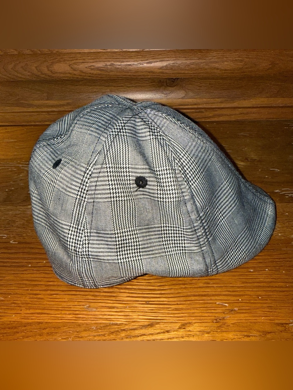 Boston Scally Newsboy Cap in White, Black and Gray plaid pattern Size Small - Picture 5 of 8